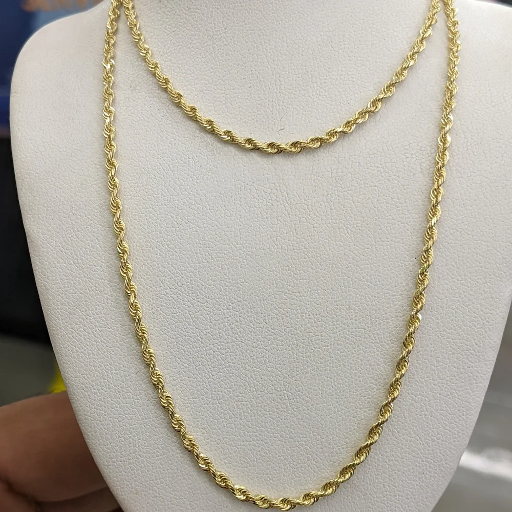 10kt Solid Gold Rope Chain - Picture 2 of 8